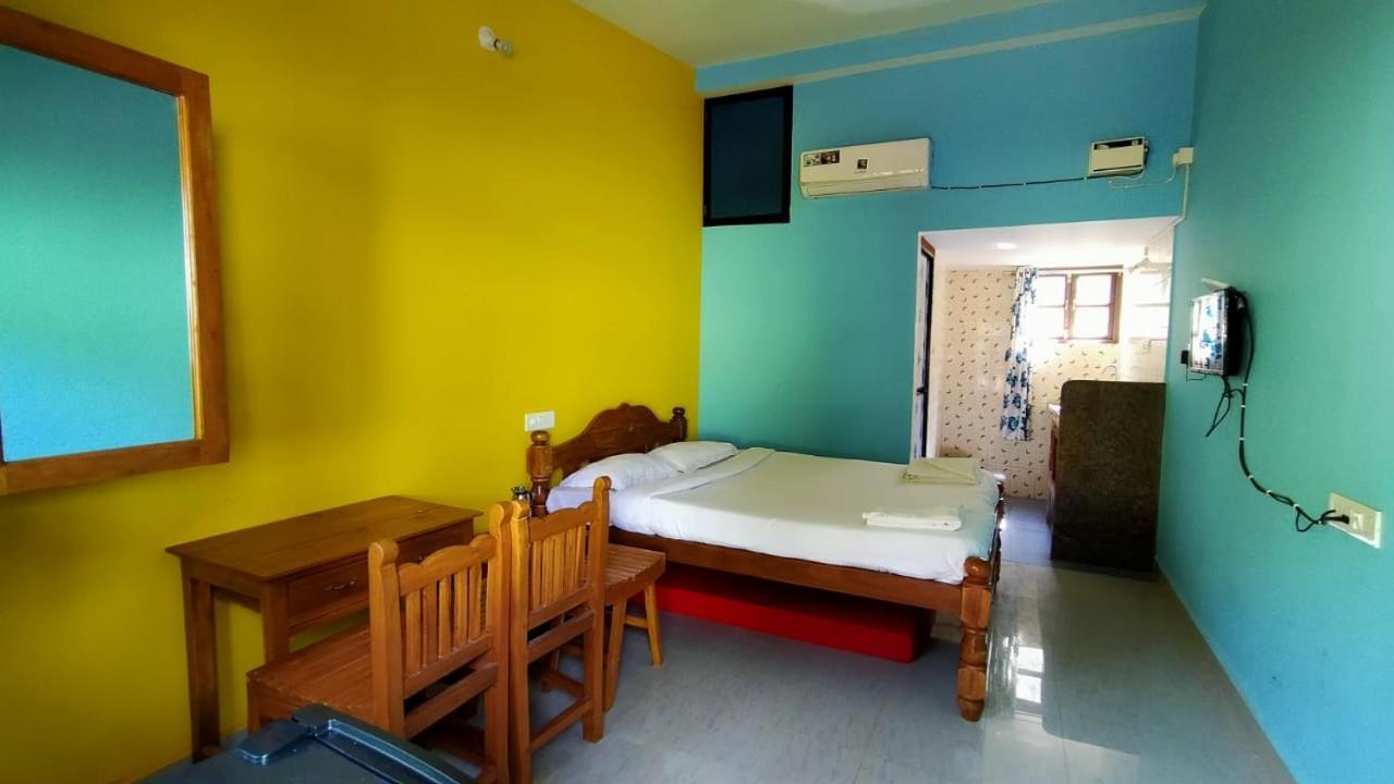 Shrushthee Guest House Vagator Εξωτερικό φωτογραφία
